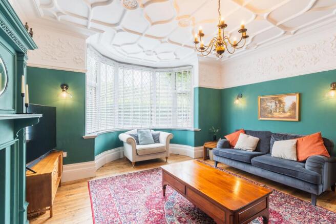 6 bed Detached for sale Image 7