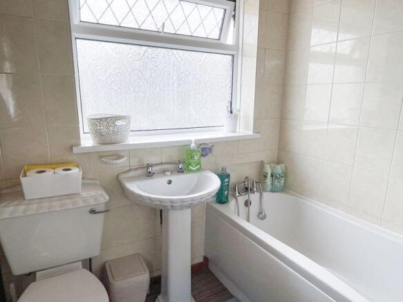 Family Bathroom 