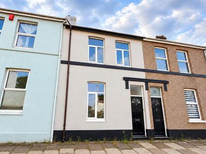 Corporation Road, Peverell, Plymouth. Beautifully refurbished 3 bedroom house in a prime location sold with no chain!!