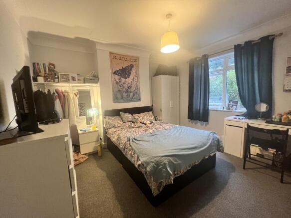 4 bed Semi-Detached to rent Image 4