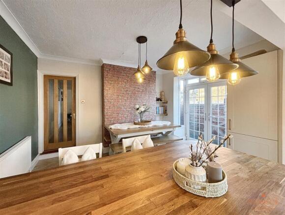 4 bed Detached for sale Image 8