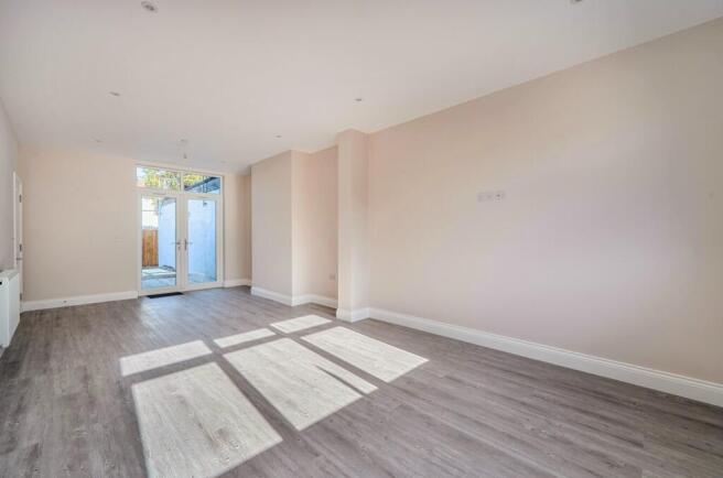 1534428 (8)