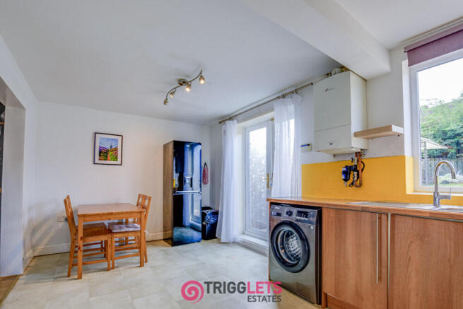 3 bed Semi-Detached for sale Image 4