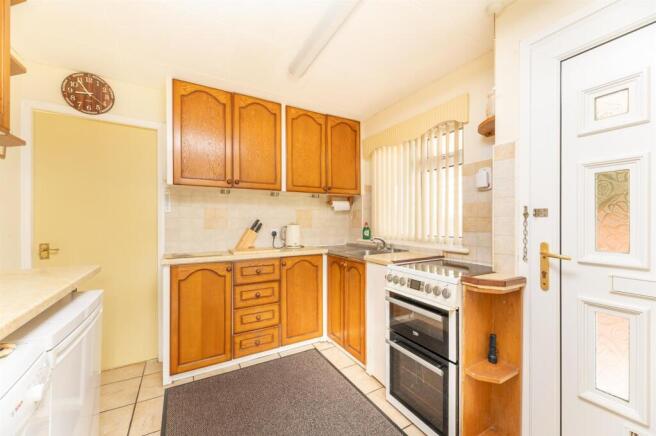 2 bed Semi-Detached Bungalow for sale Image 9