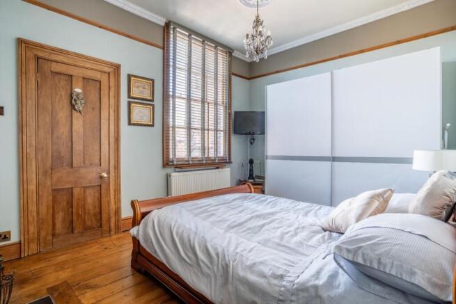 2 bed Apartment for sale Image 6
