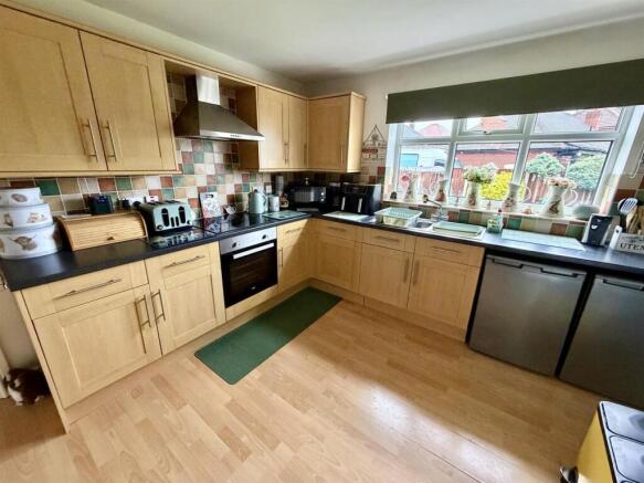 Bramleys Estate Agents - Lee Green - Mirfield (1).