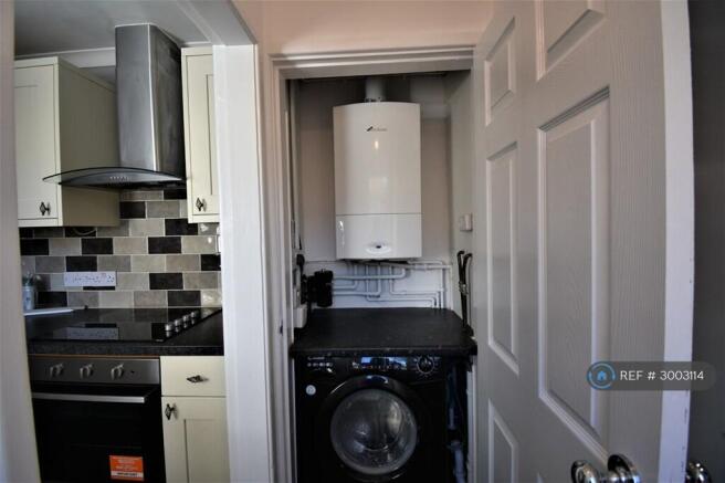 2 bed Terraced to rent Image 9