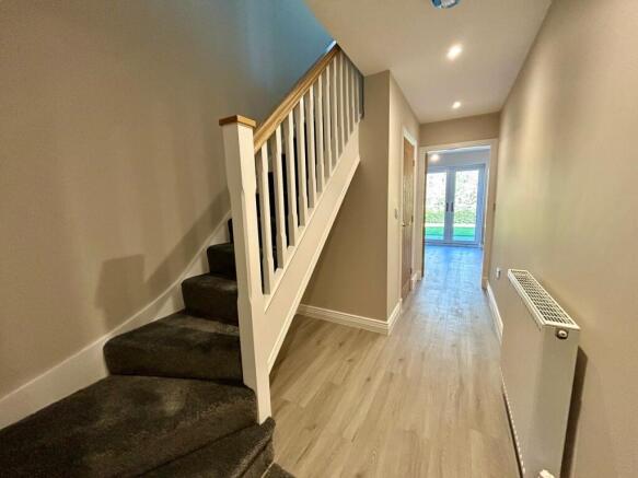 4 bed Semi-Detached for sale Image 5