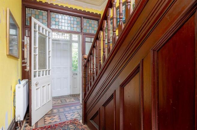 6 bed Semi-Detached for sale Image 4