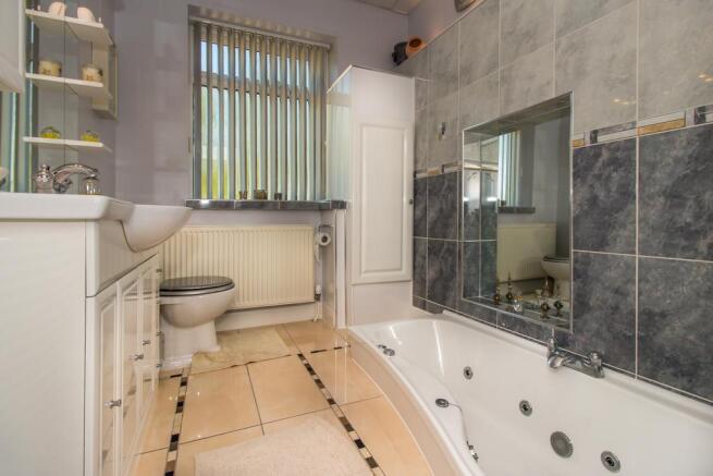 Famiy Bathroom
