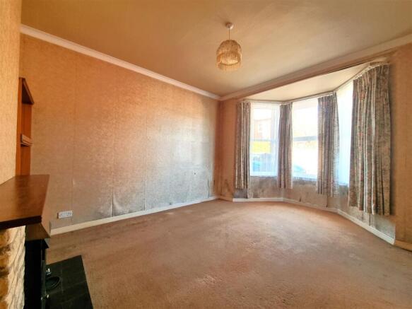 5 Tugela Road - Living Room.jpg