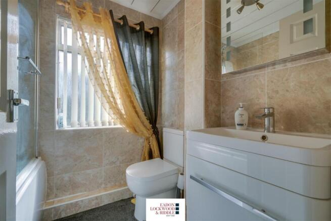 Bathroom 1.jpg