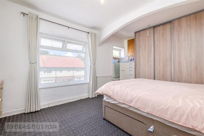 3 bed Terraced for sale Image 12