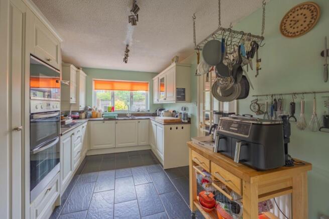 Ewemove Taunton Ellis Grove (28)
