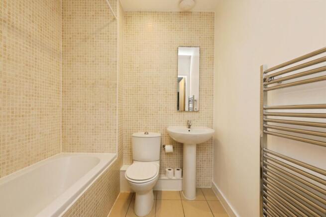 2 bed Flat for sale Image 10