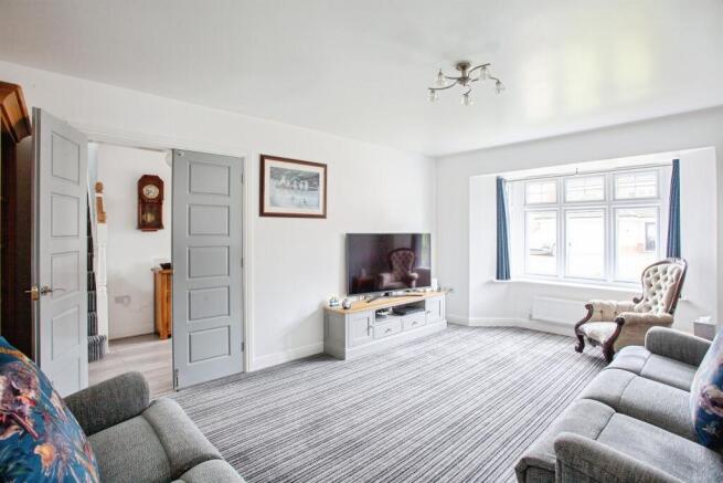 4 bed Detached for sale Image 7