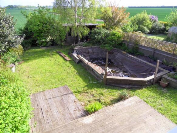 REAR GARDEN & VIEW
