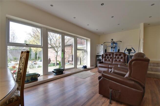 3 bed Bungalow for sale Image 7
