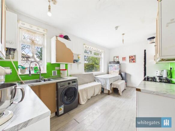 3 bed Semi-Detached for sale Image 4