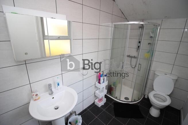 5 bed Terraced to rent Image 12