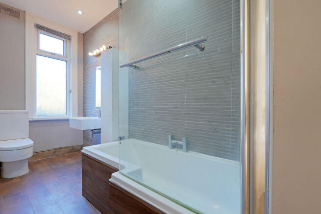 3 bed Terraced for sale Image 4