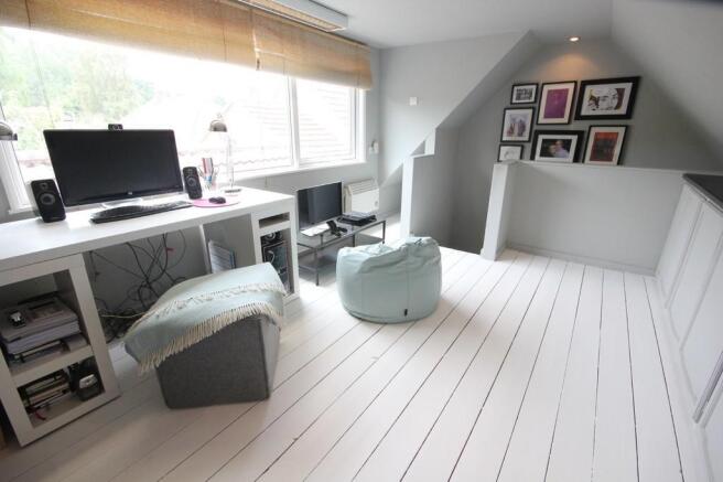 5 bed Detached to rent Image 9