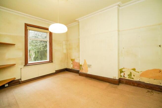 5 bed Detached for sale Image 8