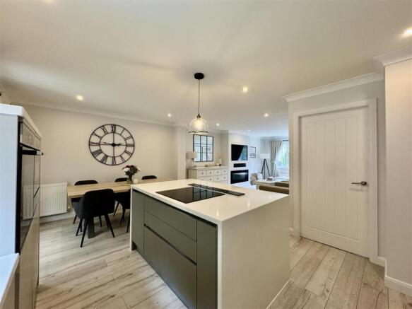 OPEN PLAN LIVING DINING KITCHEN