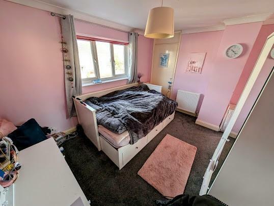 bed 2 1.jpg