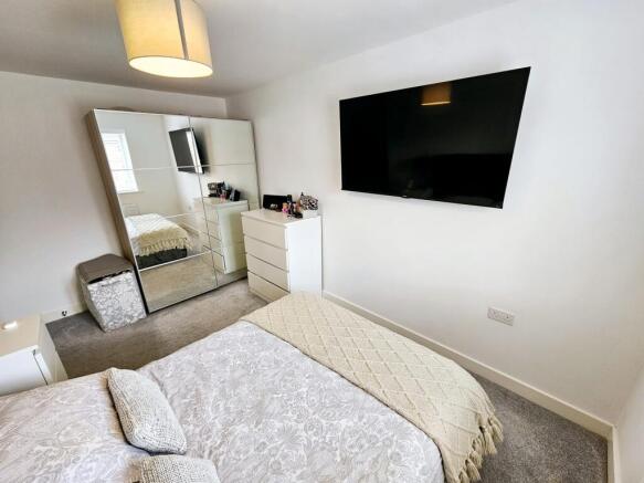 3 bed Semi-Detached for sale Image 6