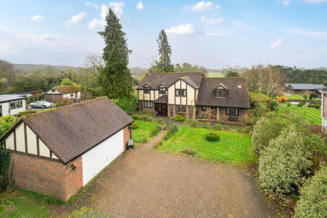 Blackberry Lane, Four Marks, GU34