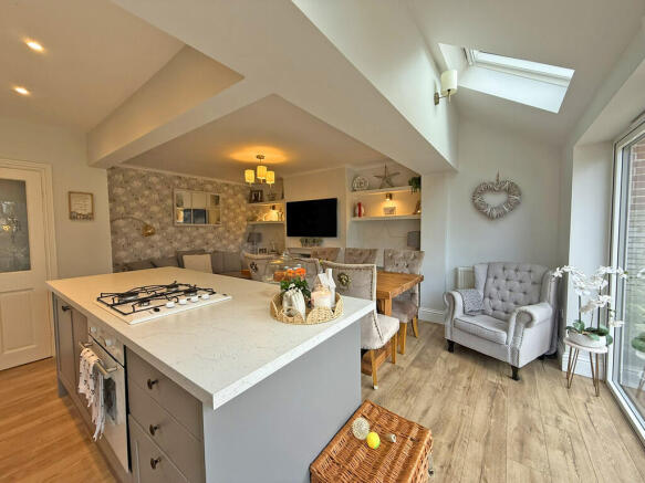 3 bed Semi-Detached for sale Image 4
