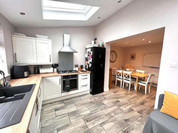 Kitchen...jpg