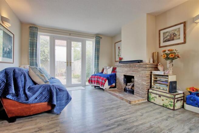 Living Room 4.jpg