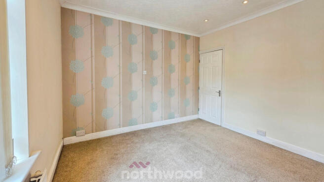 2 bed Terraced to rent Image 7