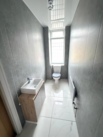 2 bed House to rent Image 10