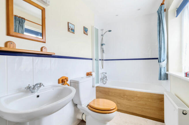En Suite Shower Rm
