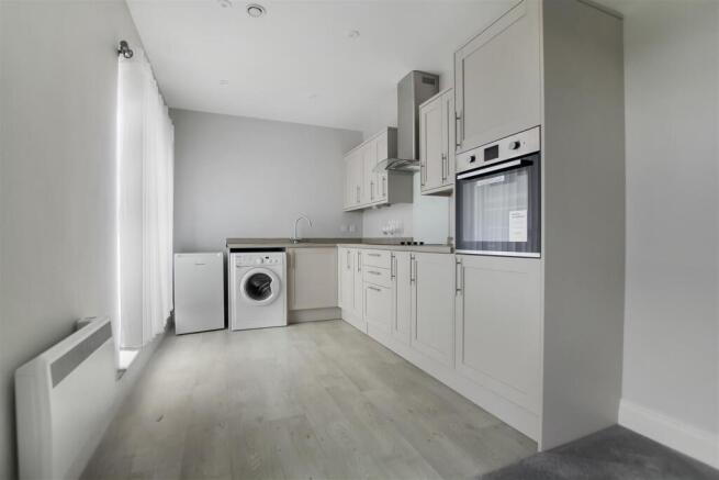 1 bed Apartment to rent Image 4