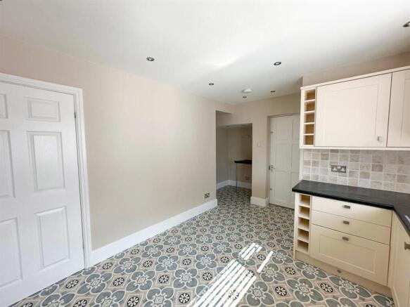 3 bed Semi-Detached for sale Image 5