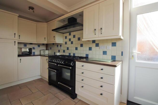 Kitchen b.JPG