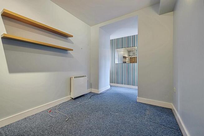 2 bed Ground Flat for sale Image 12