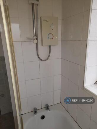 2 bed Terraced to rent Image 4