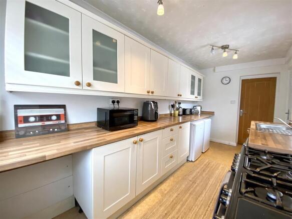 4 bed Terraced for sale Image 8