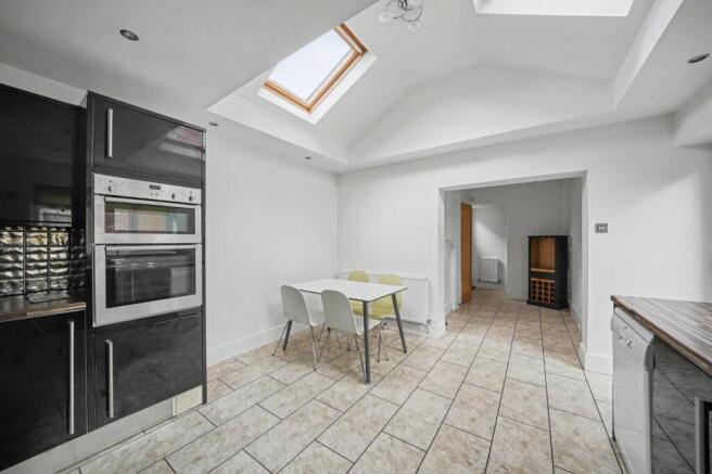 3 bed Semi-Detached for sale Image 4