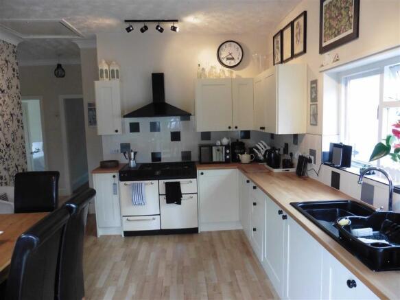 Kitchen/Dining