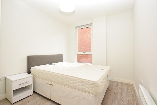 2 bed Apartment to rent Image 6