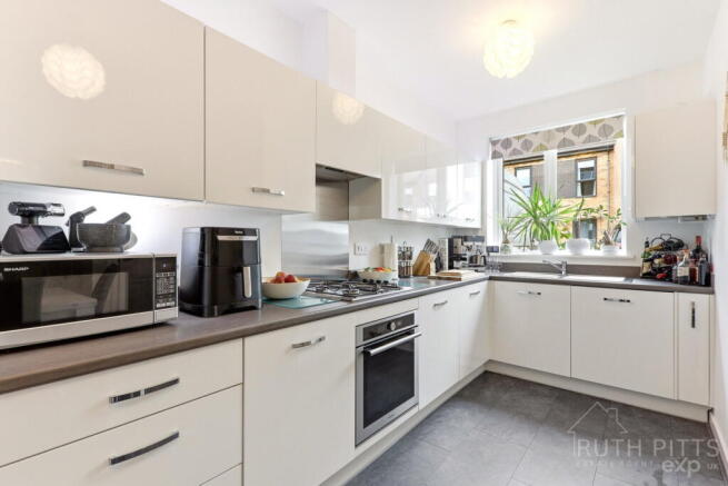 2 bed Semi-Detached for sale Image 7