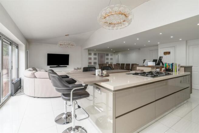 47 Radlow Crescent_9.jpg