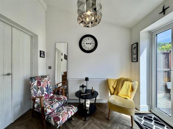 3 bed Semi-Detached for sale Image 10