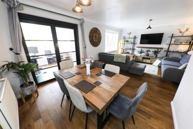 3 bed Detached for sale Image 7